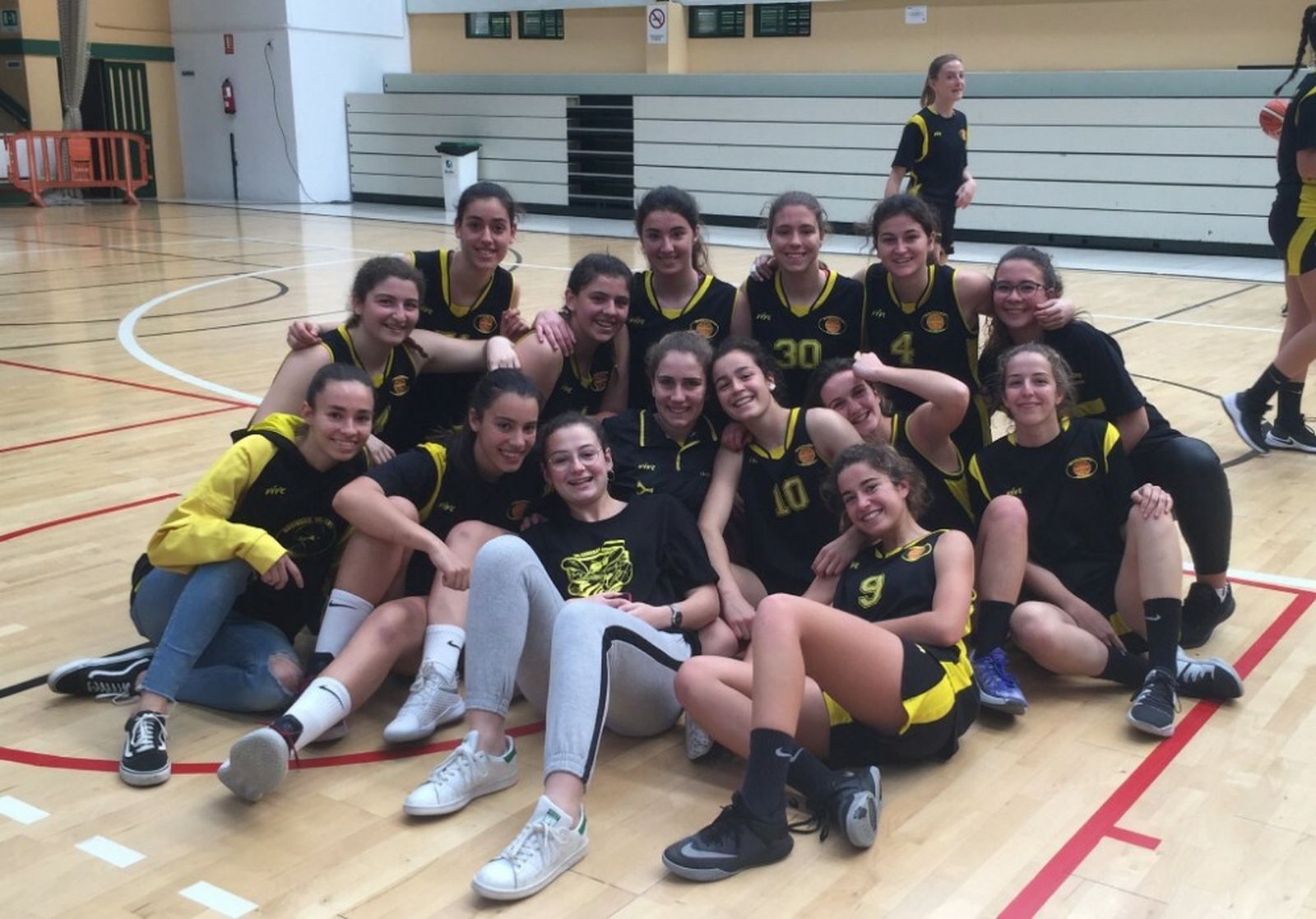 Las isleñas del Candray lograron el pase a cuartos de final sin derrota alguna.