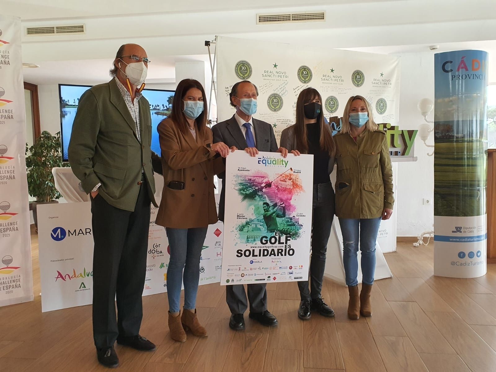 El alcalde y la delegada territorial de Turismo presidieron el acto de presentación del torneo.