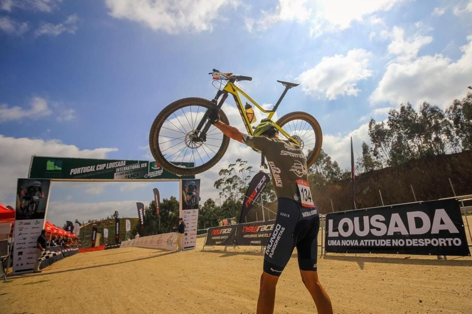 Alberto Barroso se impuso con gran autoridad en tierras lusas.