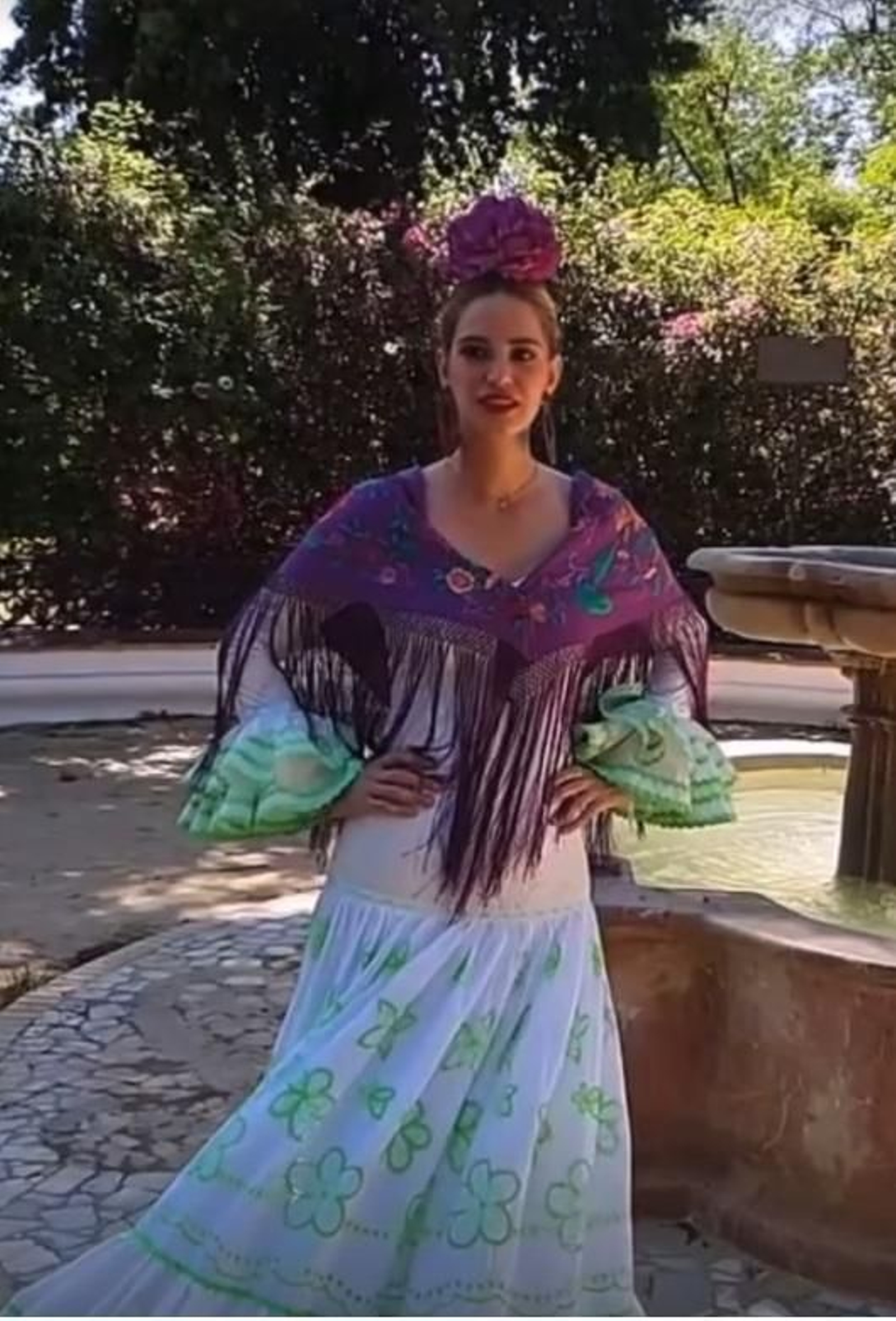 Teresa Baca vestida de flamenca en la Feria de Abril.