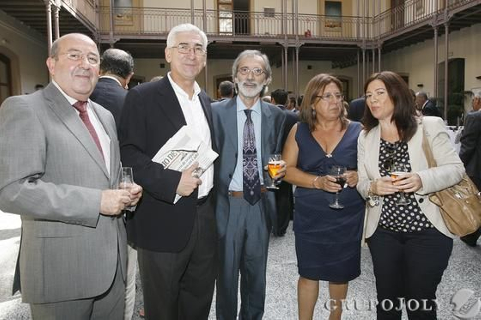 Francisco Pérez, José Antonio Gómez Periñán, Federico Pérez Peralta, Blanca Alcántara y María Colón, secretaria de Organización del PSOE.

Foto: Julio Gonzalez-Joaquin Pino-Jose Braza