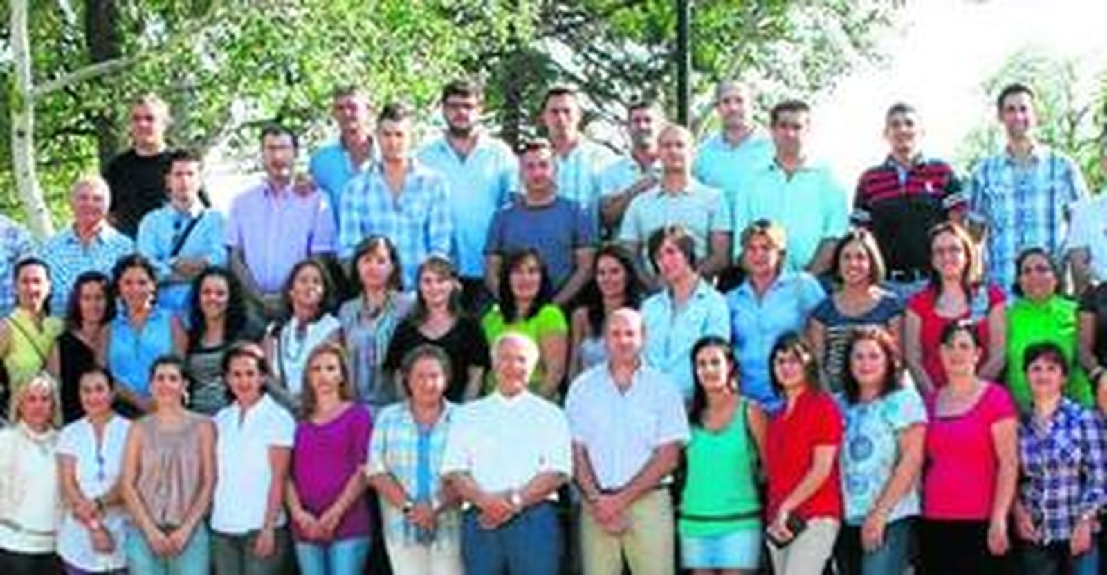 El grupo de personas que forma parte de El Cristo Roto de Gibraleón.