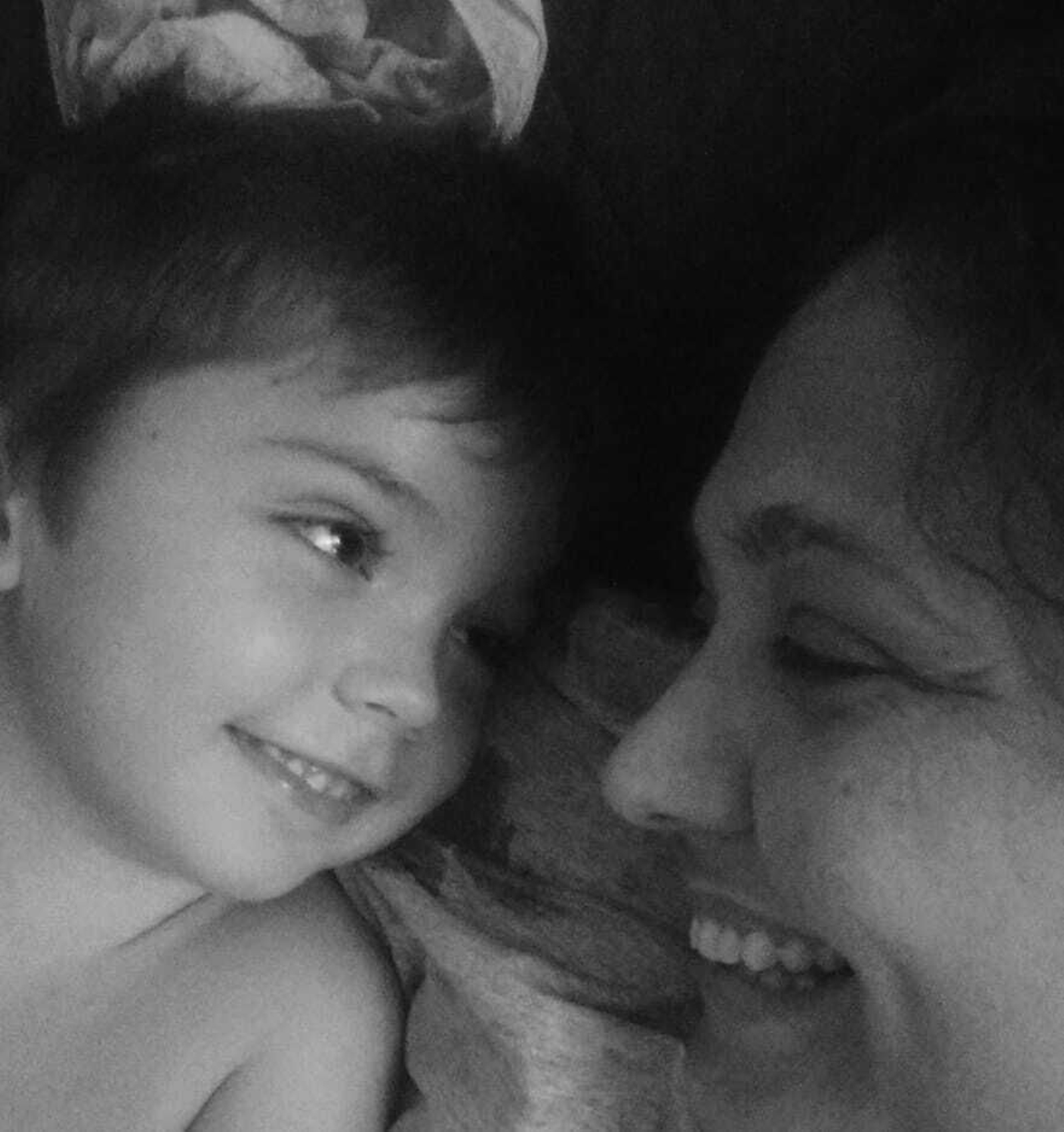 Ana Carrasco, junto a su pequeño.