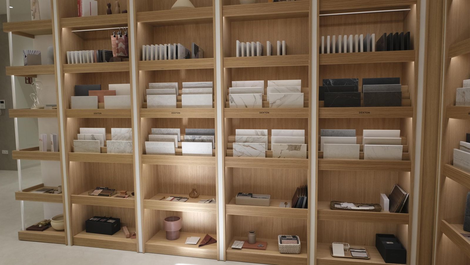 Cosentino City llega al Paseo de Almería , en imágenes