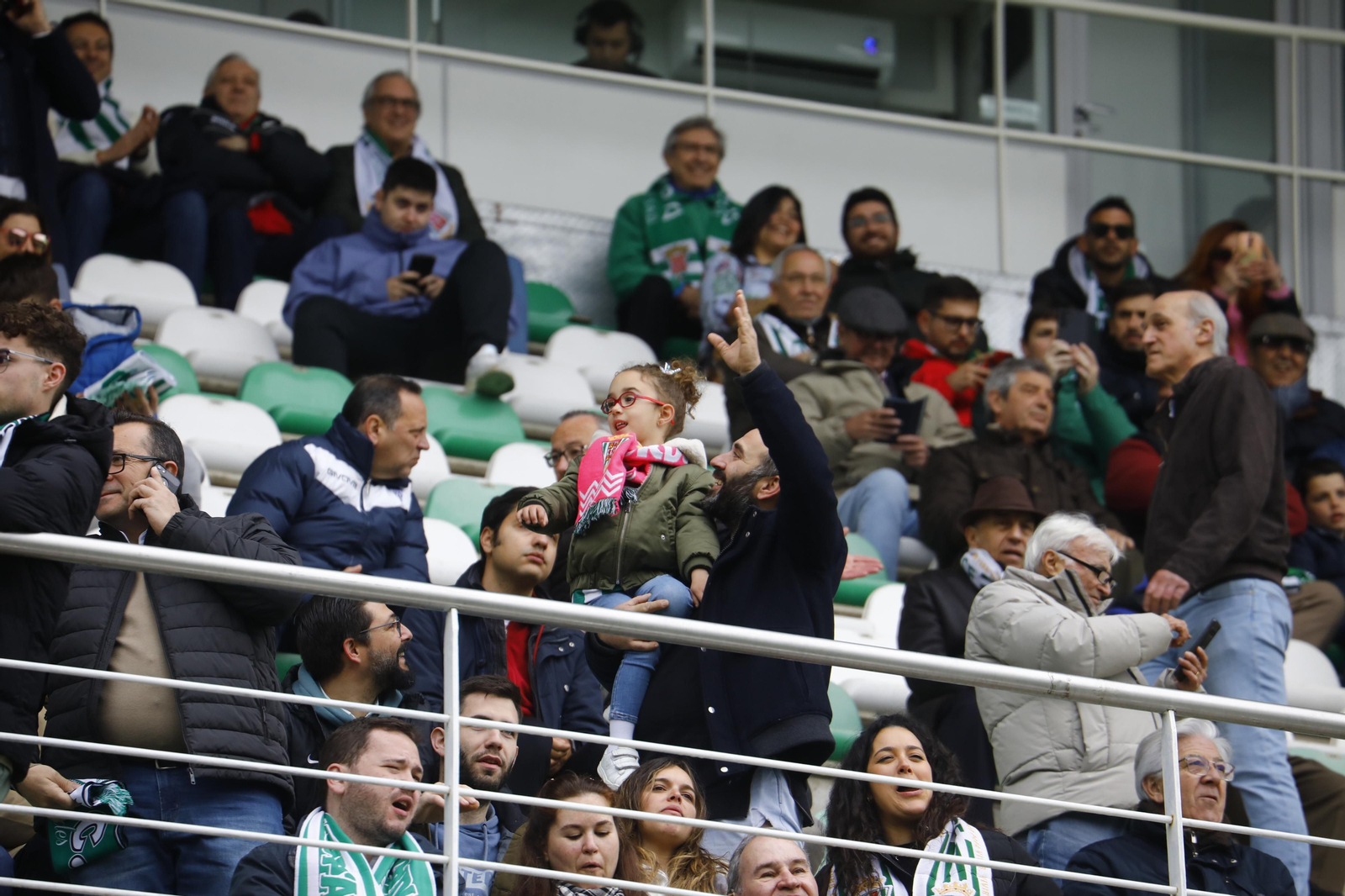 El ambiente en las gradas de El Arcángel para el Córdoba CF - Cultural Leonesa, en imágenes