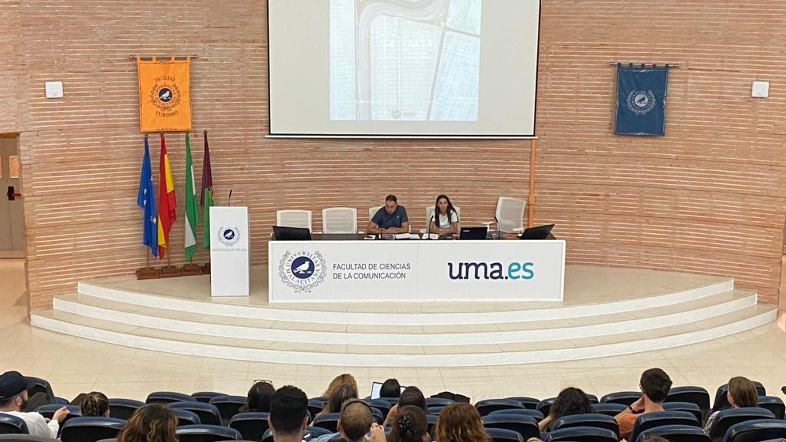 Sergio Rodrigo y Cristina Cartelle en la presentación del documental en la UMA.