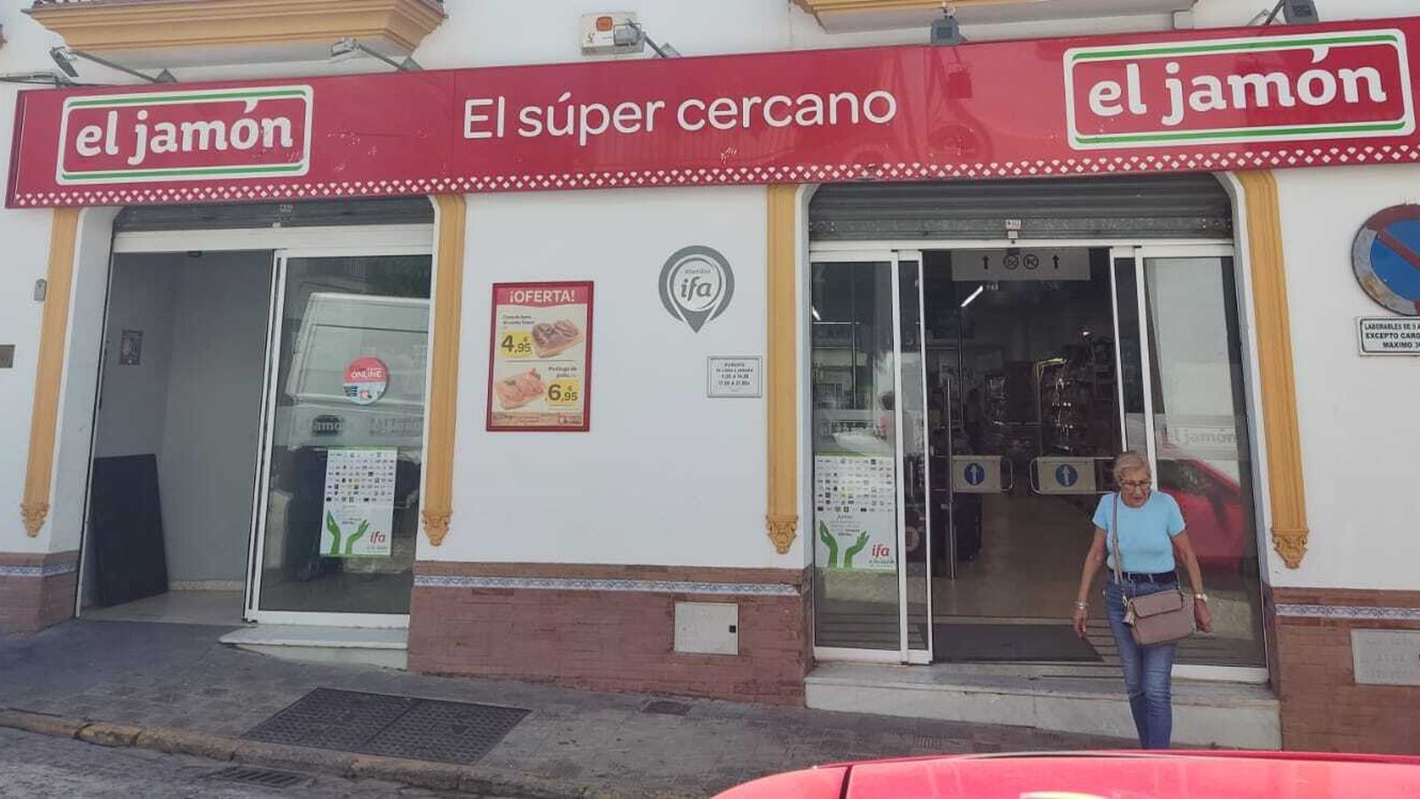 Uno de los más de 250 supermercados de la cadena onubense El Jamón.