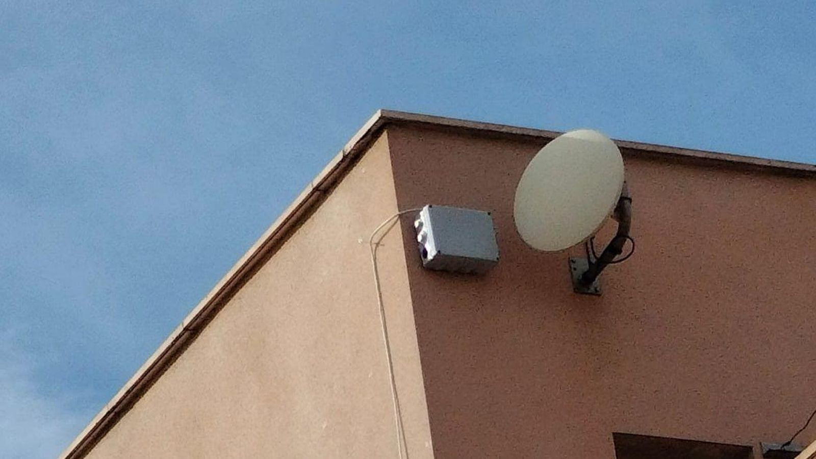 Otro cajetín más con una cámara en su interior.