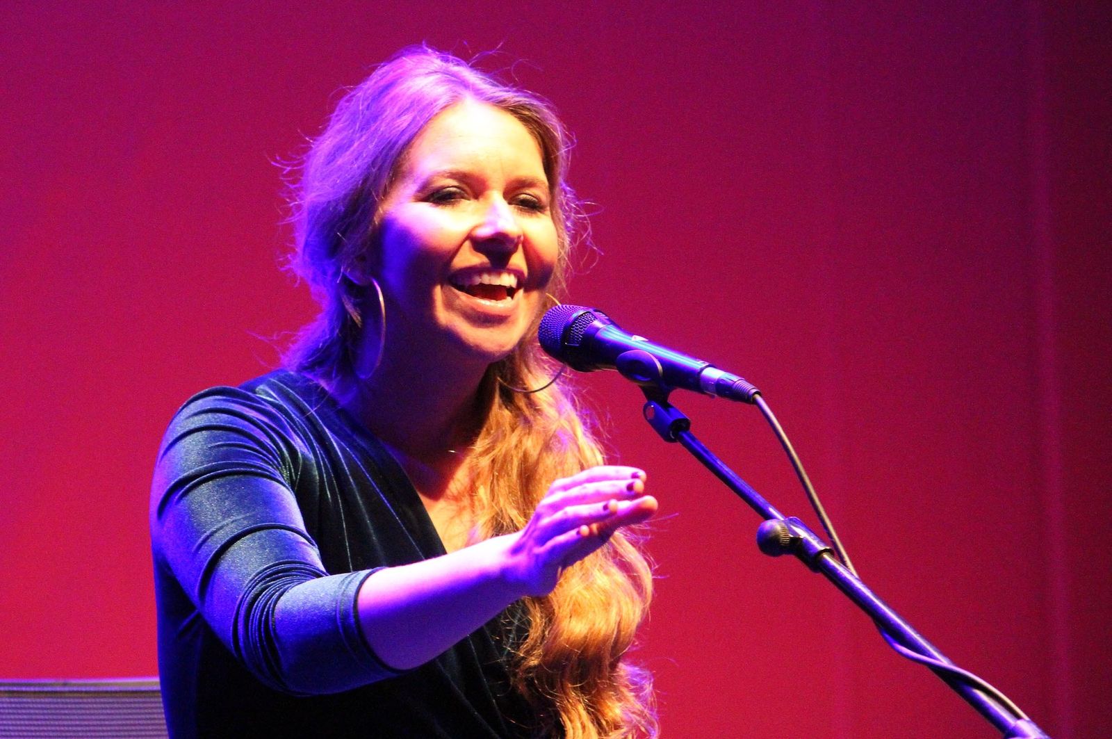 La actuación de Rocío Márquez en el nuevo Auditorio de la Universidad de Huelva, en imágenes