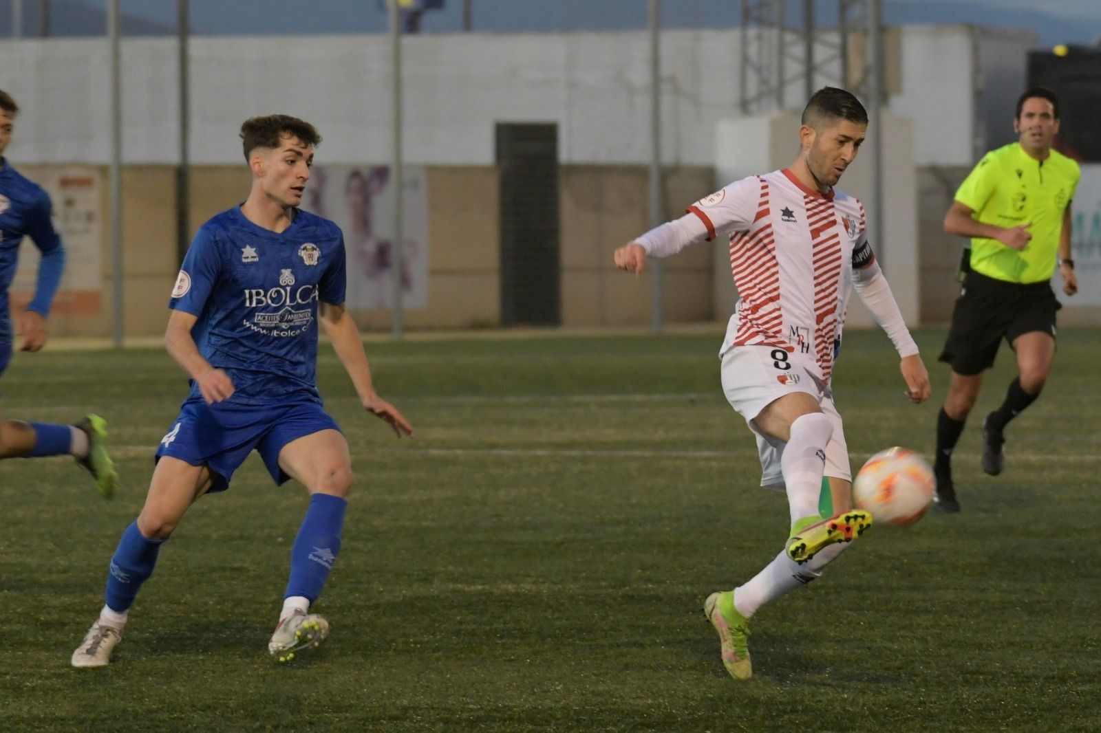 El Arenas vuelve a la senda de la victoria y el Motril remonta en Huétor-Tájar