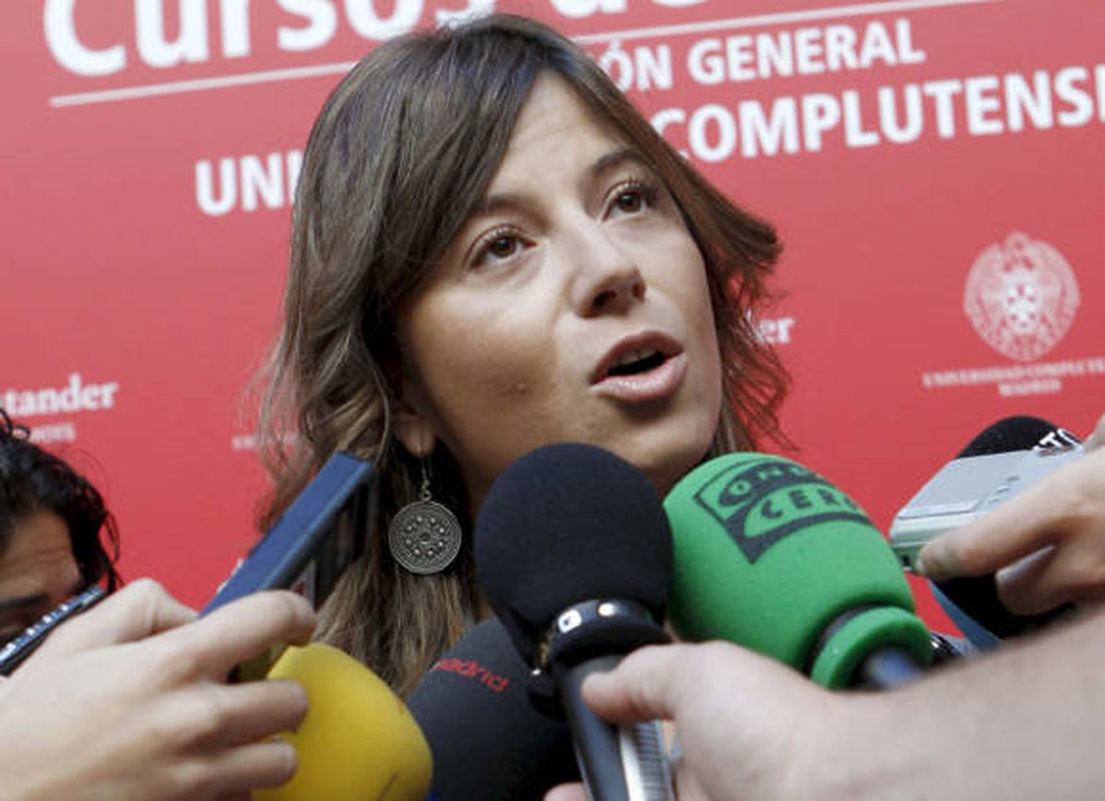 Aído cifra en 800.000 los menores que conviven con la violencia de género