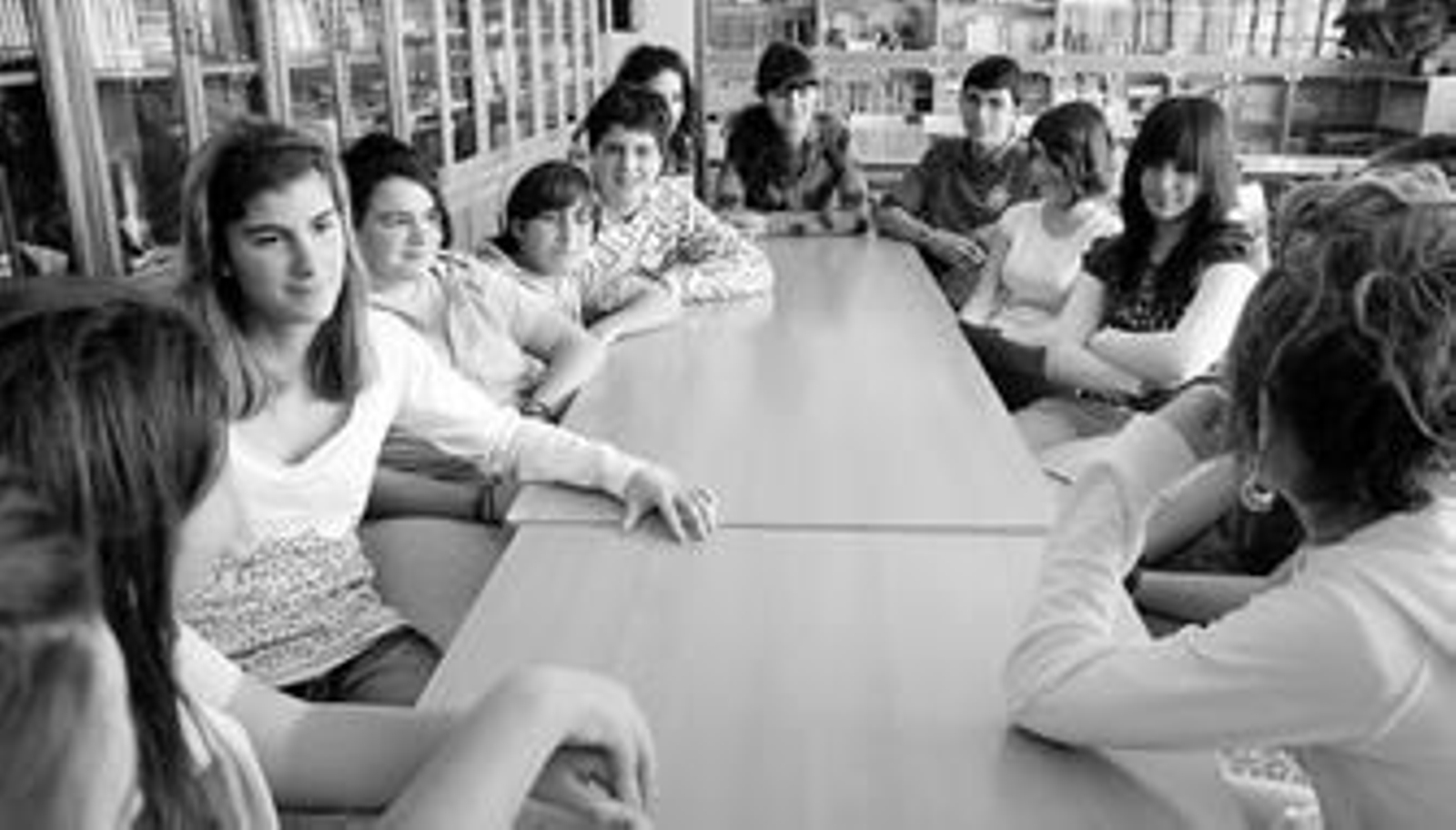 Los alumnos ayudantes tienen una importante labor en el centro. En la imagen, están todos reunidos.