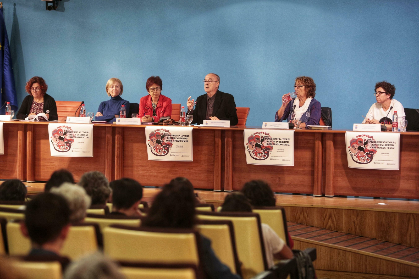 Un momento de la mesa redonda celebrada en Filosofía y Letras.