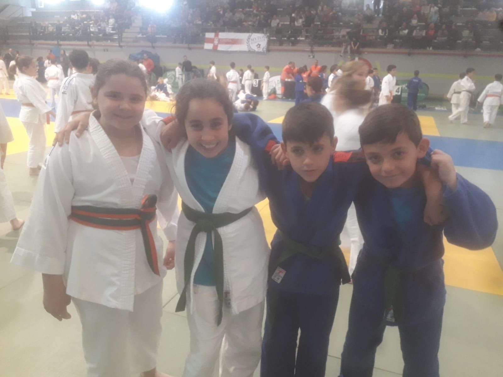 Cuatro de los representantes del club ayamontino