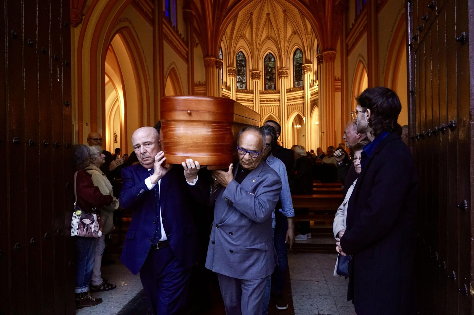 El último adiós al cantaor flamenco Fosforito, en imágenes