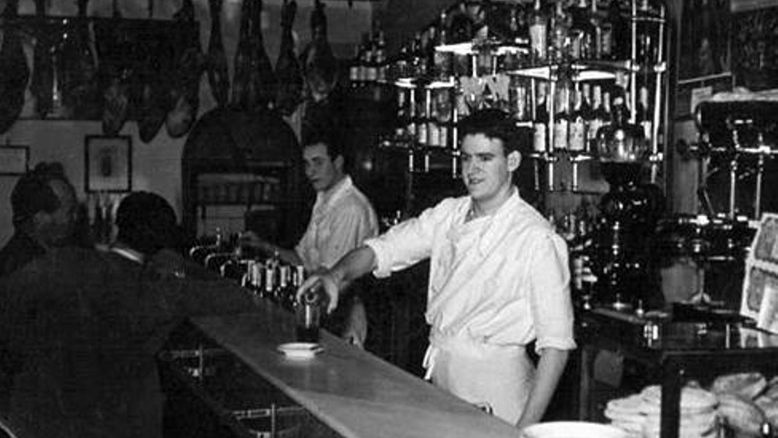 Alberto Rosales, en uno de sus primeros trabajos en la hostelería.
