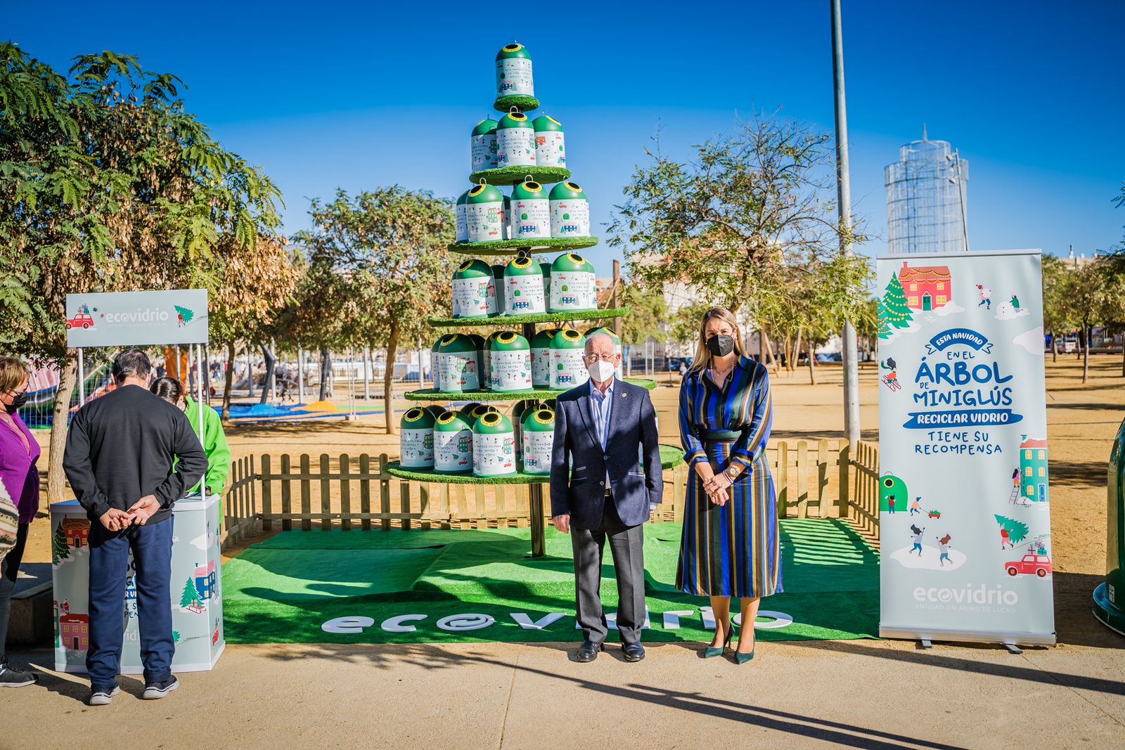 Árbol instalado con miniglús.
