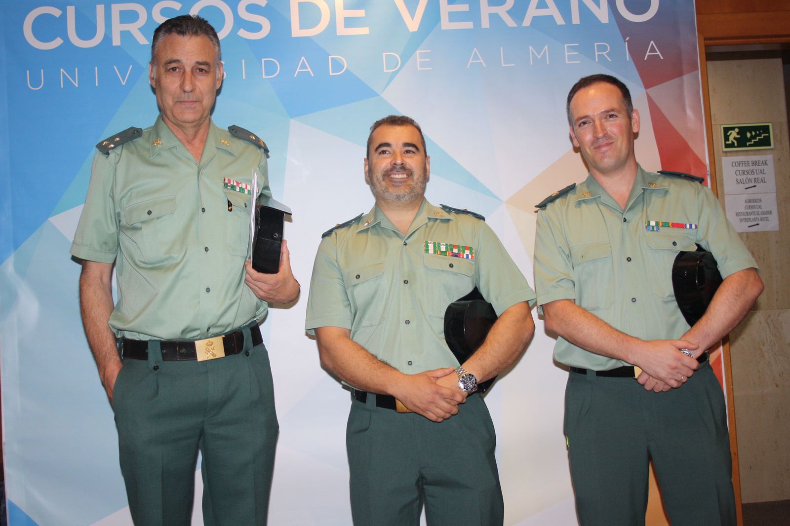 Pedro Alonso, Manuel Ruiz y Santiago Alonso, participantes en el curso sobre terrorismo islámico.