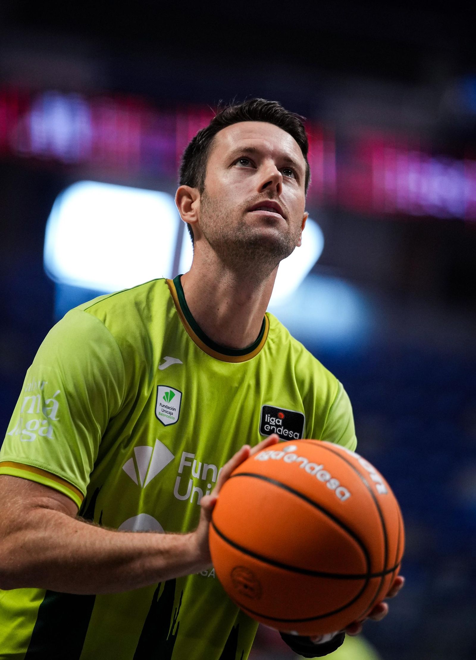 Unicaja-Valencia: Abrazos de viejos conocidos