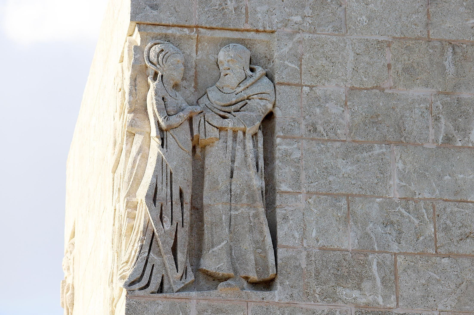 Imágenes del Monumento a Colón que ya se puede ver sin andamios en la Punta del Sebo
