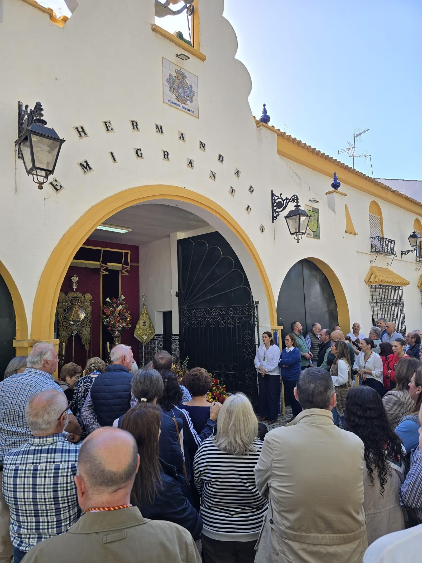 Las mejores imágenes de la peregrinación extraordinaria de Emigrantes a la aldea de El Rocío