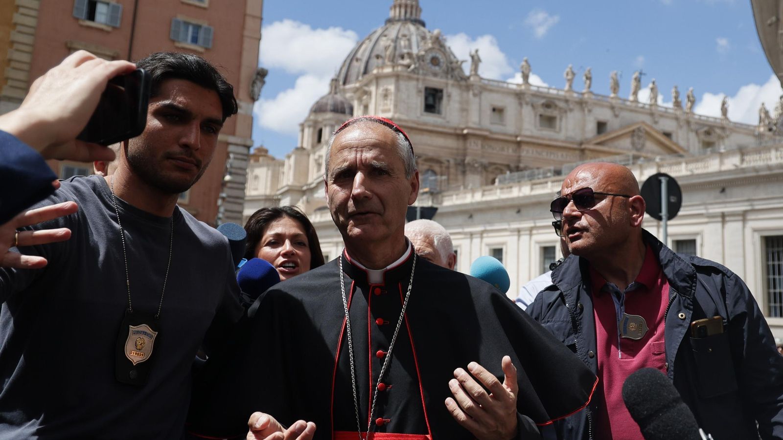 Las imágenes de las vísperas del cónclave en la Plaza de San Pedro del Vaticano