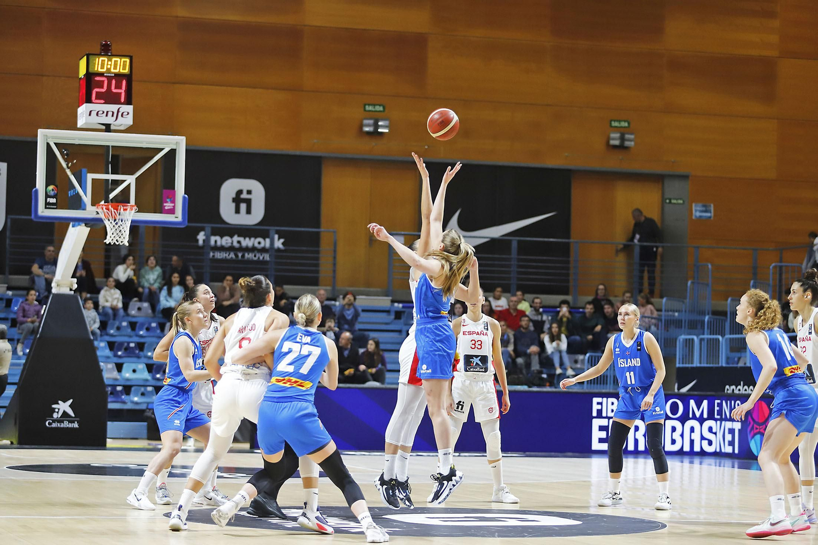 Imágenes del partido de la Selección Española femenina de baloncesto contra Islandia en Huelva