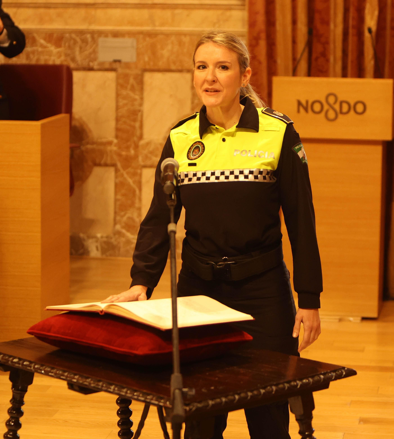 Toma de posesión de los nuevos agentes de la policía local y bomberos