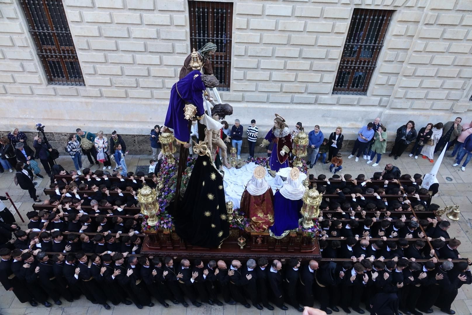 Las fotos de Descendimiento en el Viernes Santo de Málaga Las fotos de Descendimiento en el Viernes Santo de Málaga