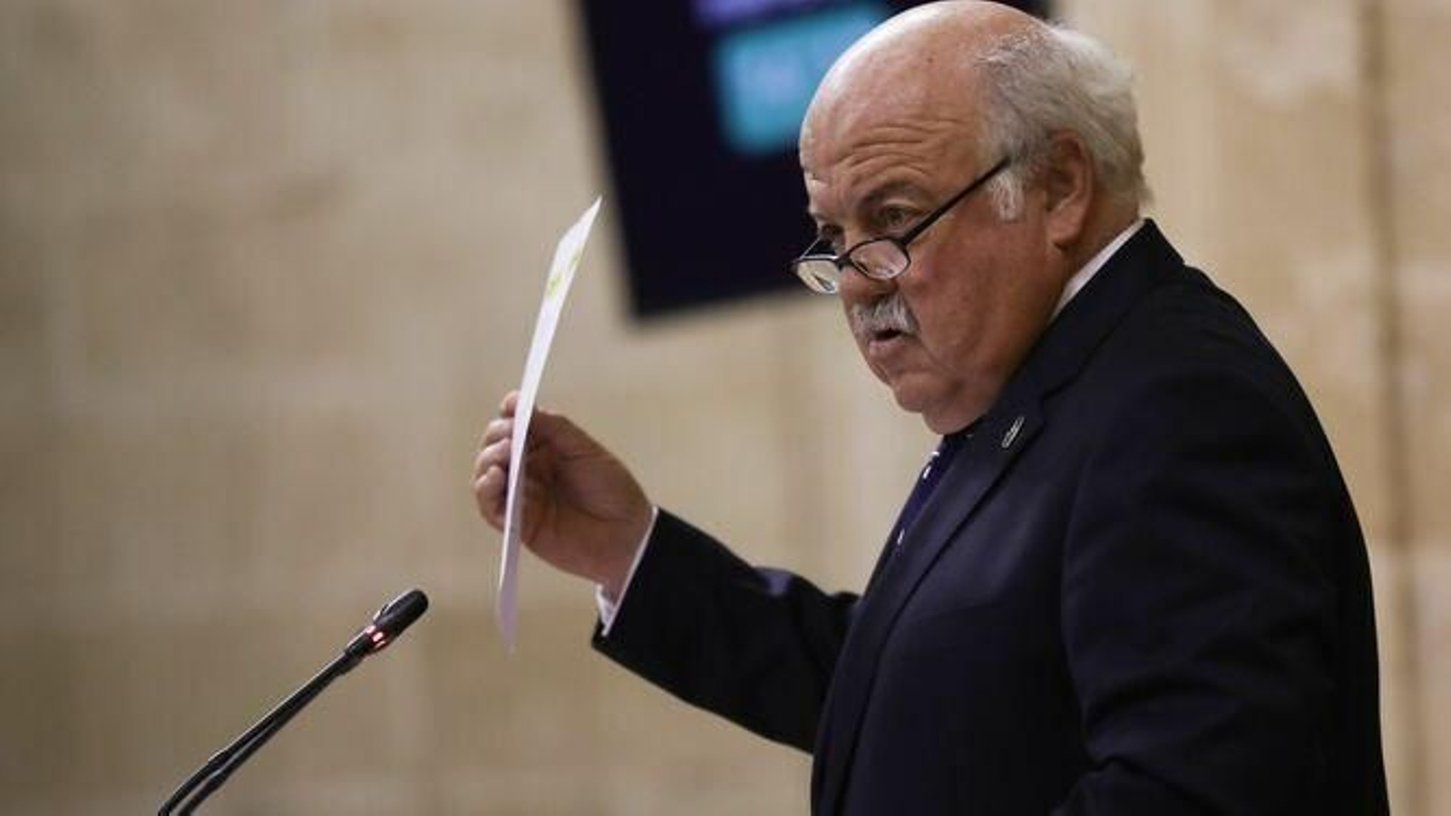 El consejero Jesús Aguirre, en el parlamento