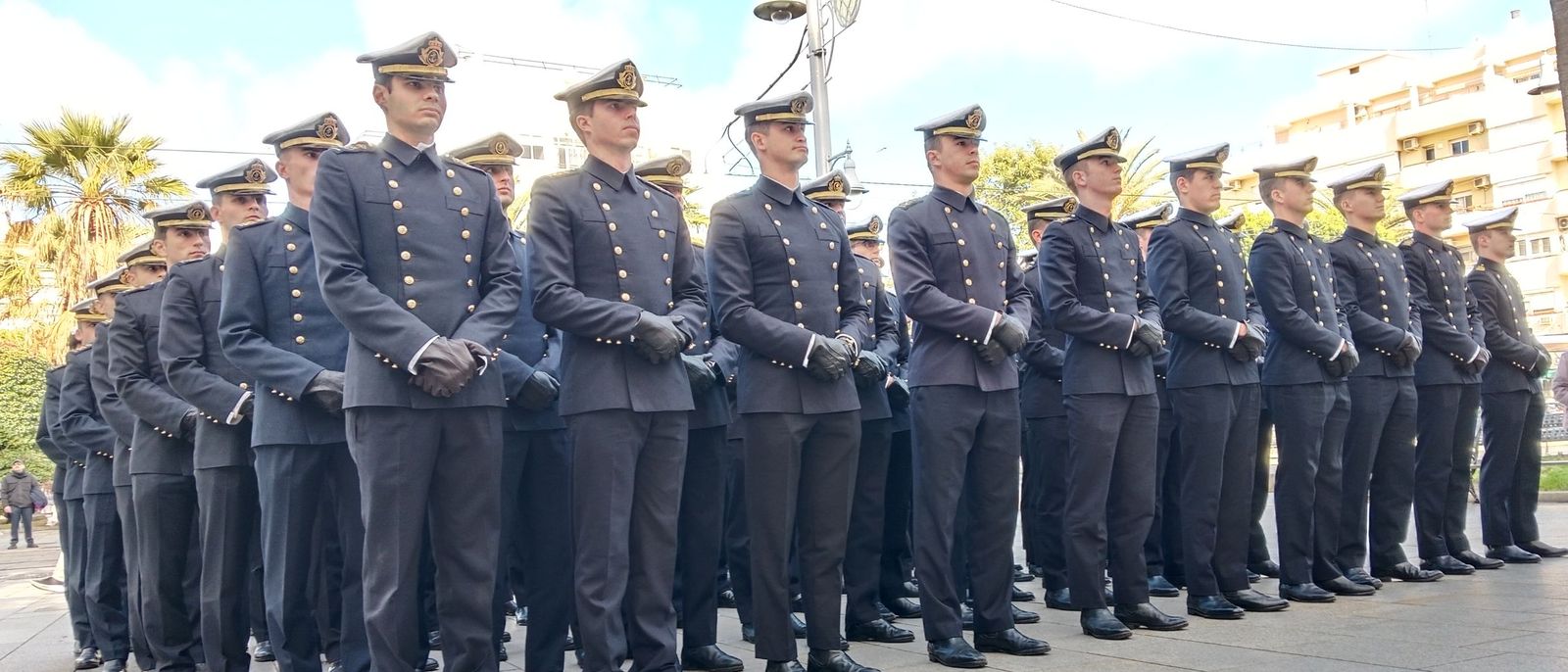 Así ha sido la despedida de los guardiamarinas de la Virgen del Carmen antes de embarcar en el 'Juan Sebastián de Elcano'