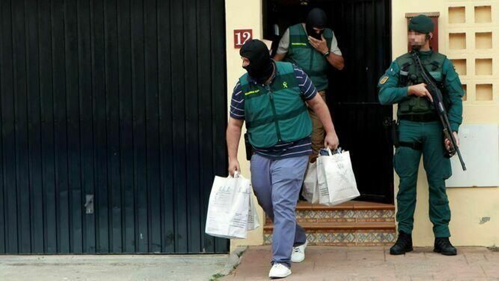 La Guardia Civil incautó cuatro narcolanchas en Huétor Tájar y tenía moldes para fabricarlas en serie