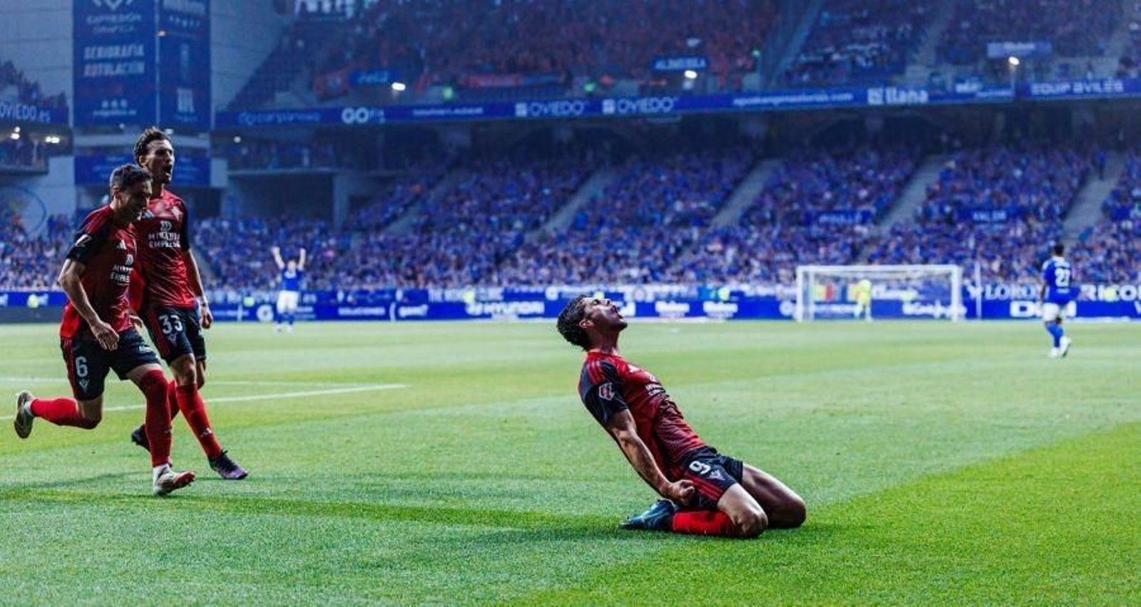 Las fotos del ascenso del Oviedo ante el Mirandés