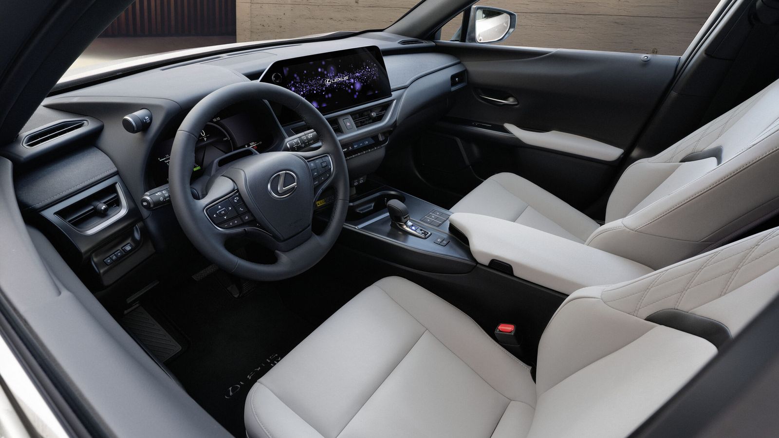 En los tres niveles de equipamiento más altos la pantalla central, que da soporte el equipo de infoentretenimiento, es de 12,3".