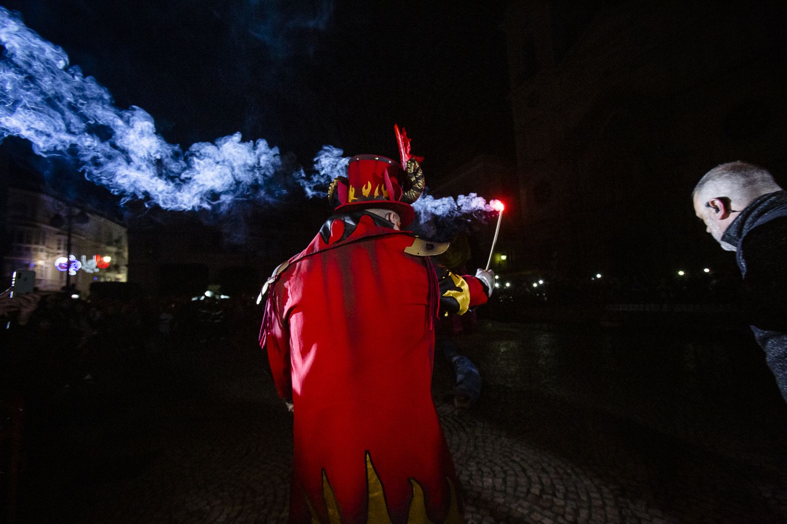 Las imágenes del pregón y la quema del Dios Momo