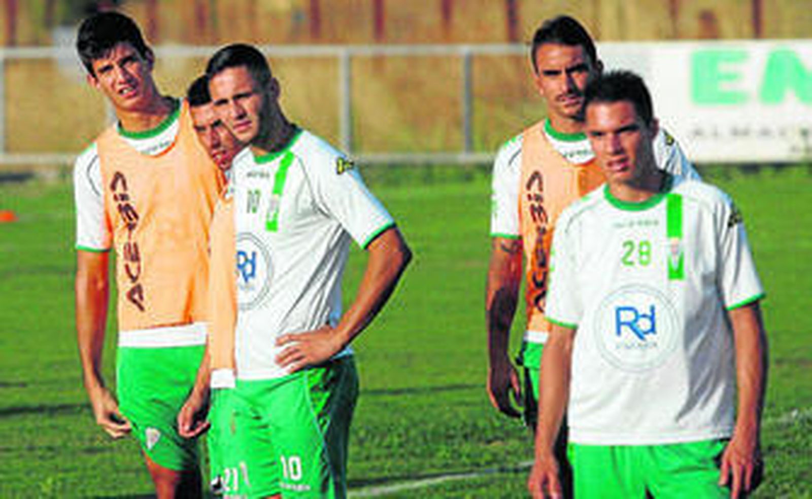 Florin, junto a Caballero, Fran Serrano, Abel y Samu, durante el entrenamiento de ayer.