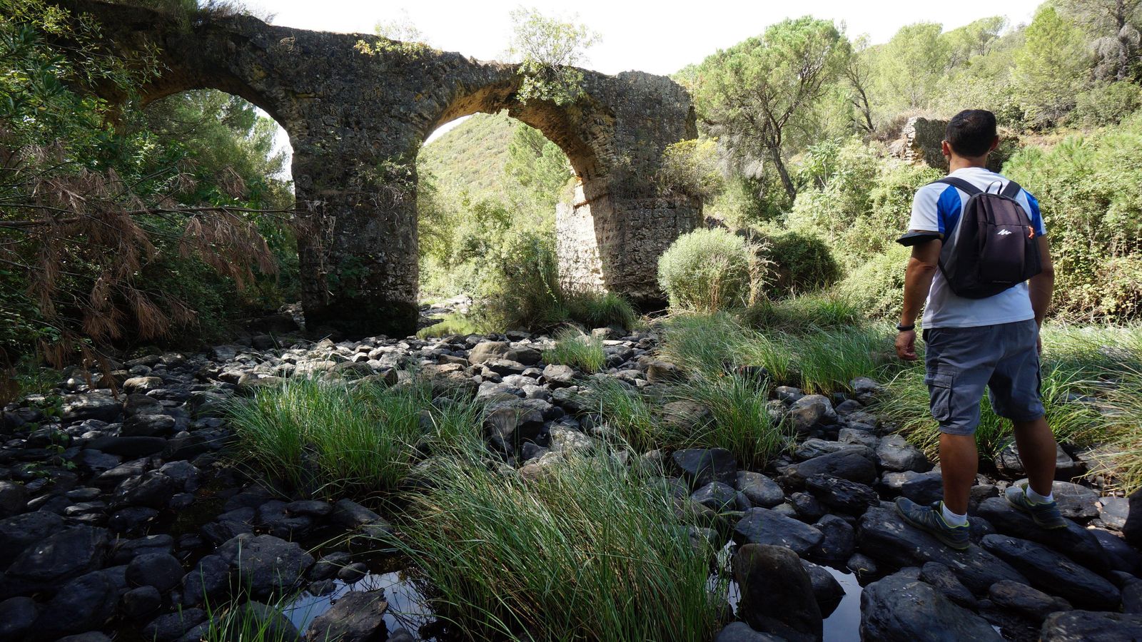 Puente califal sobre el río Guadiato en la Sierra de Córdoba.