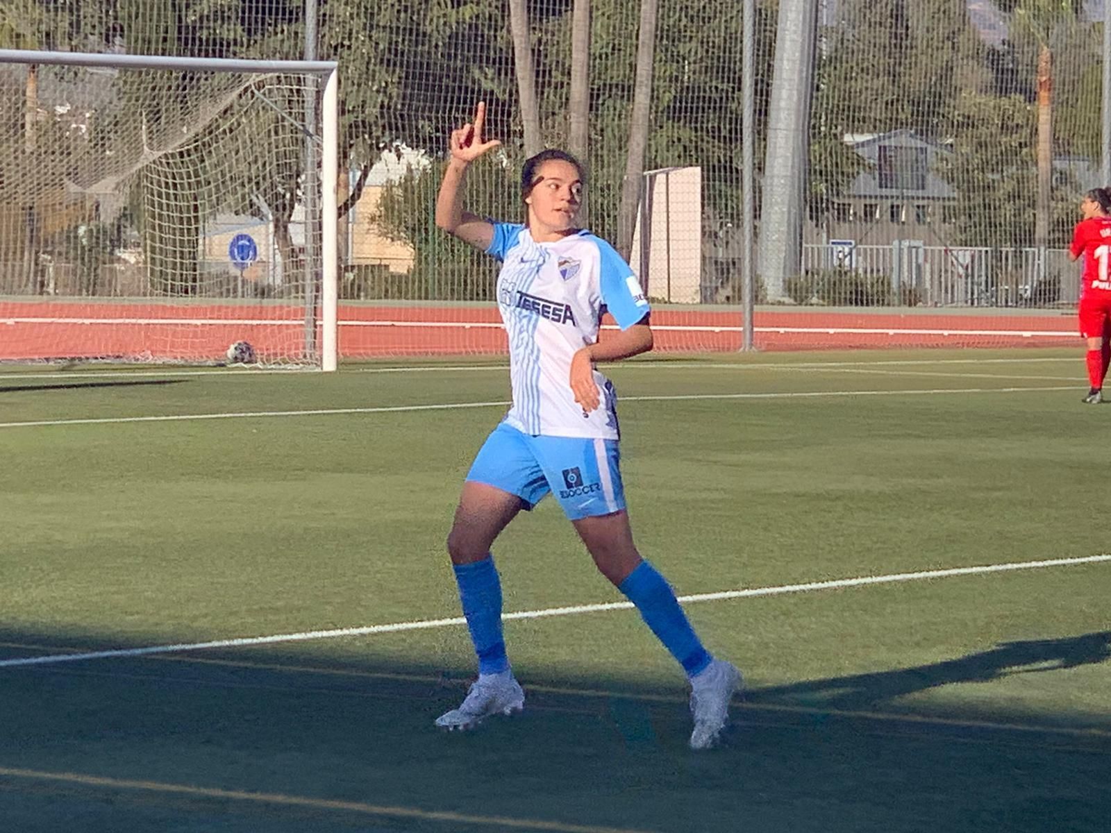 María Gámez celebra el gol del Málaga Femenino.