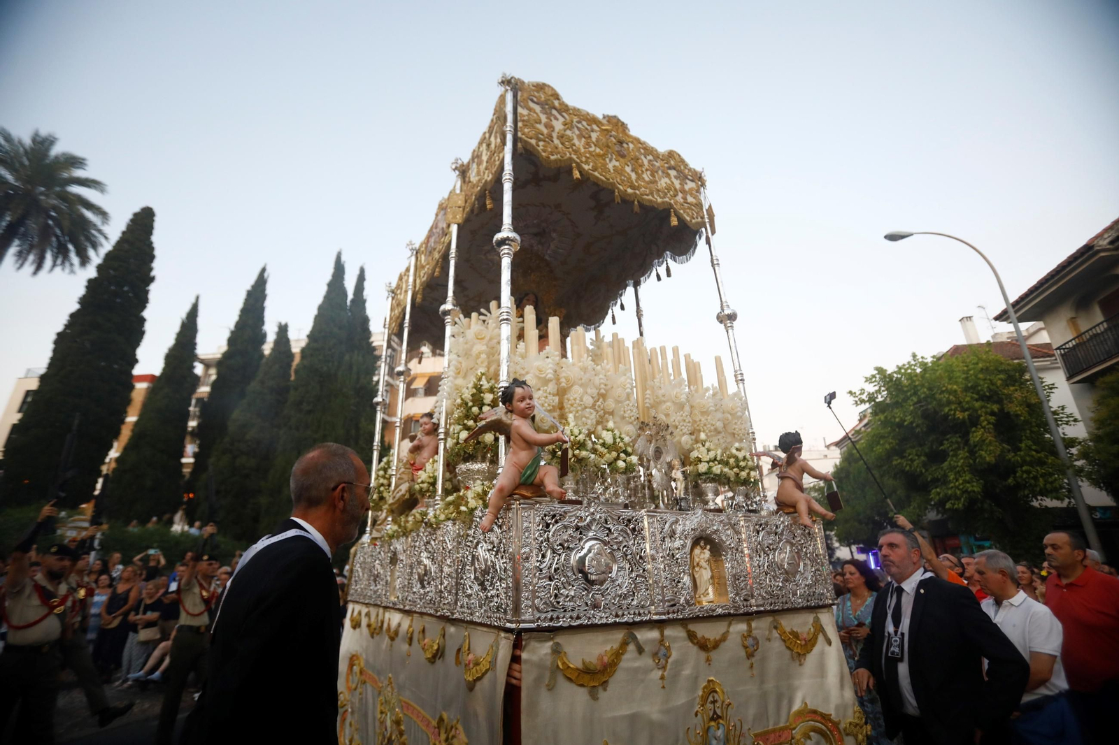 Las mejores fotos de la procesión de la Virgen del Carmen de San Cayetano de Córdoba