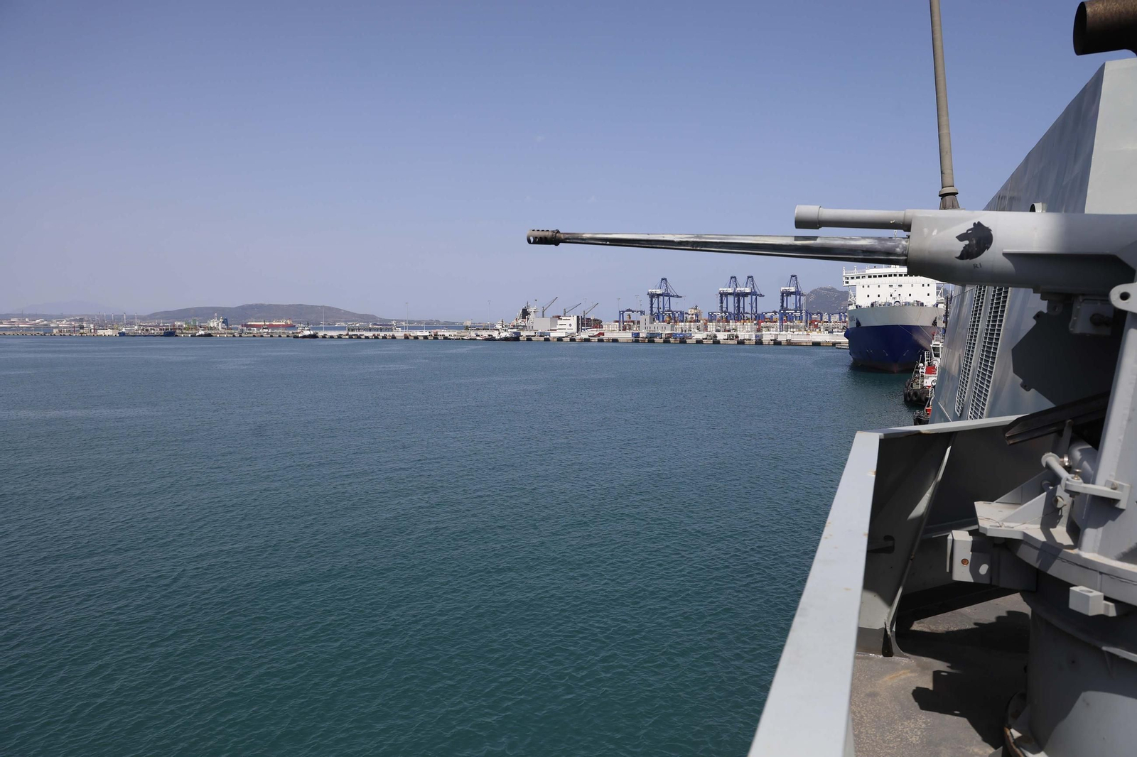 Las fotografías de la visita del buque de la Armada "Furor" al Puerto de Algeciras