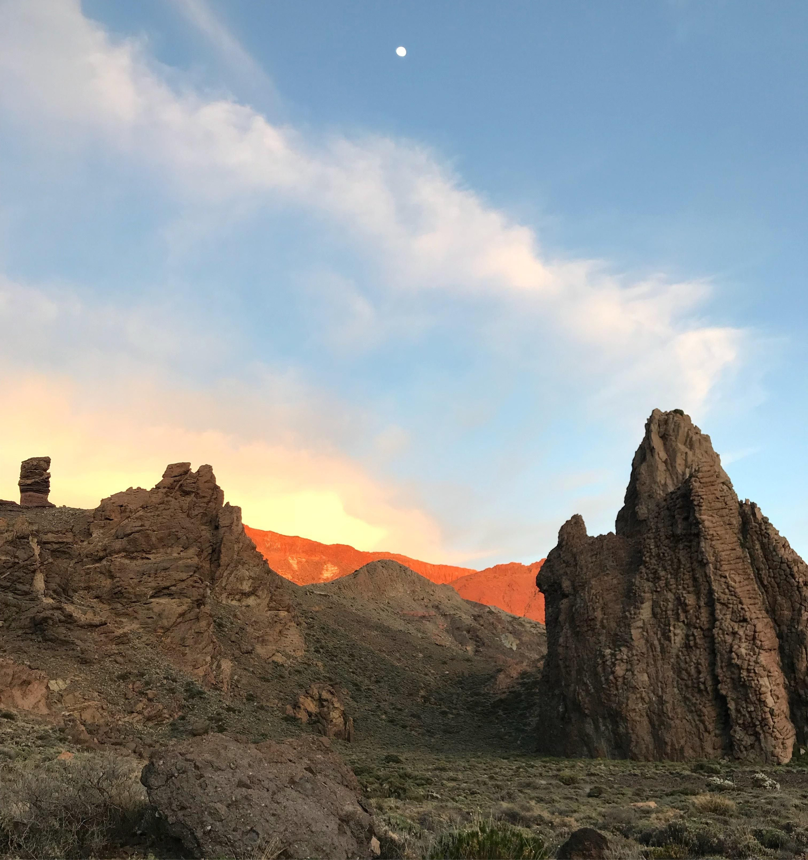 11. En ocasiones el paisaje en el Parque Nacional del Teide es casi de otro planeta.