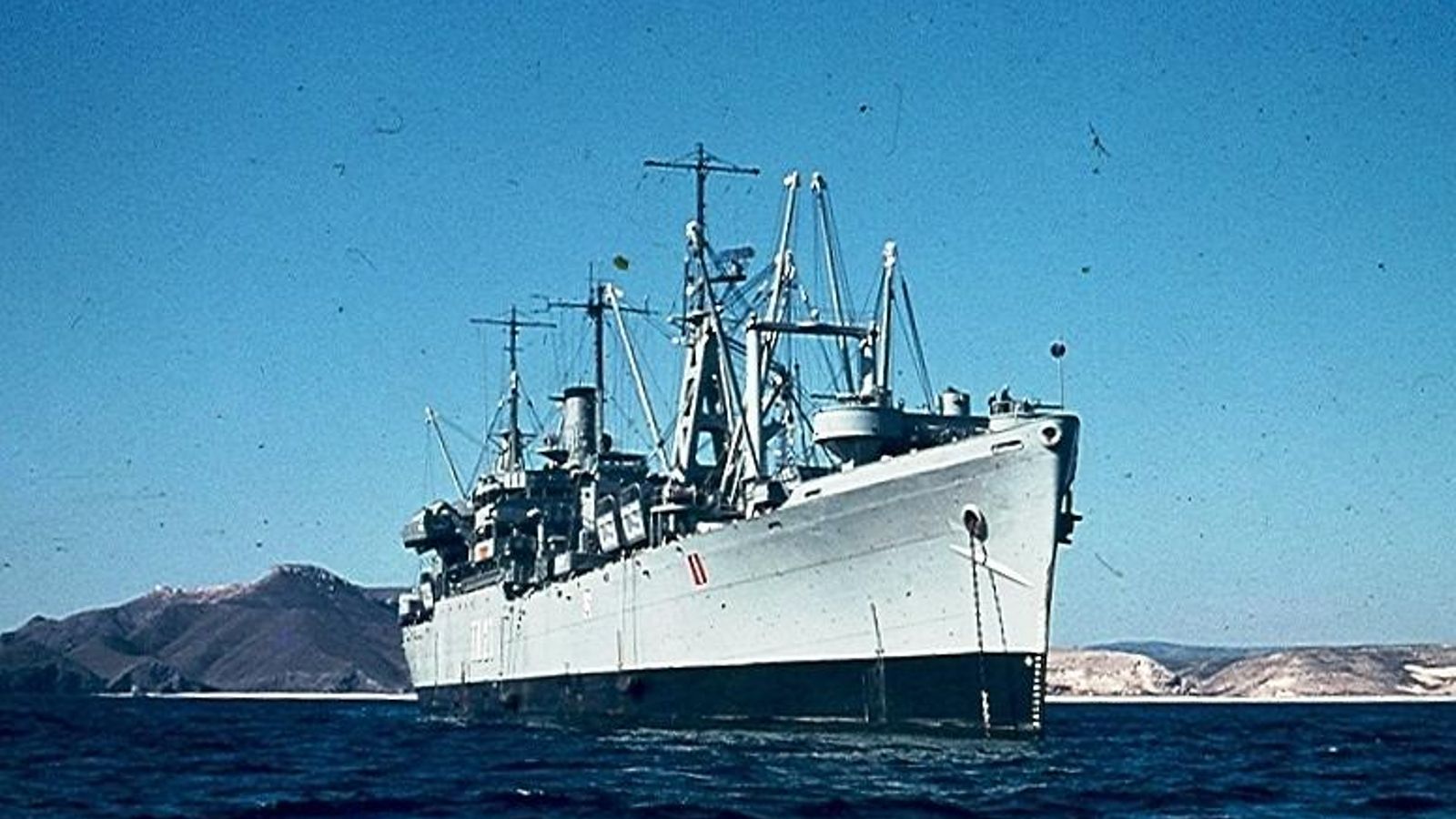 El buque 'Castilla' (TA-21), fotografiado en 1977 frente a las costas de Carboneras (Almería). El buque 'Castilla' (TA-21), fotografiado en 1977 frente a las costas de Carboneras (Almería).
