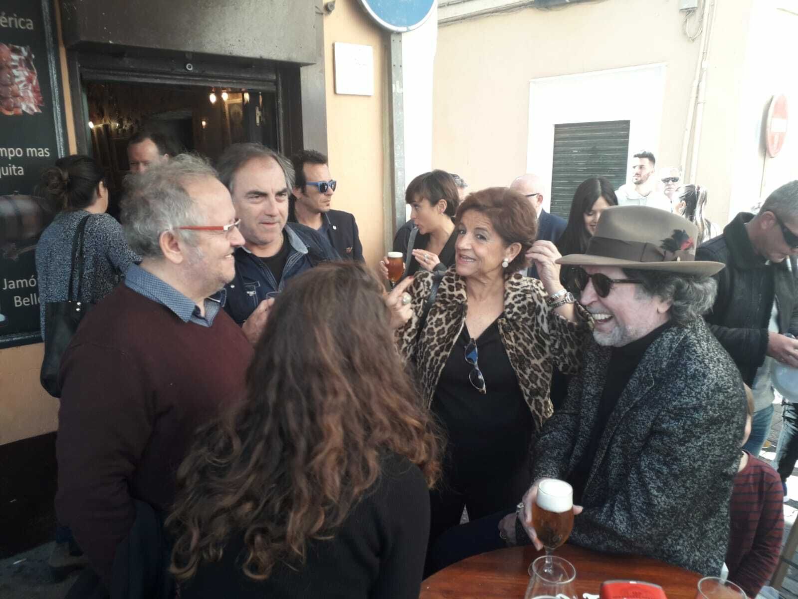 Sabina con El Selu, Juan José Téllez, Virtudes Atero y María Romay.