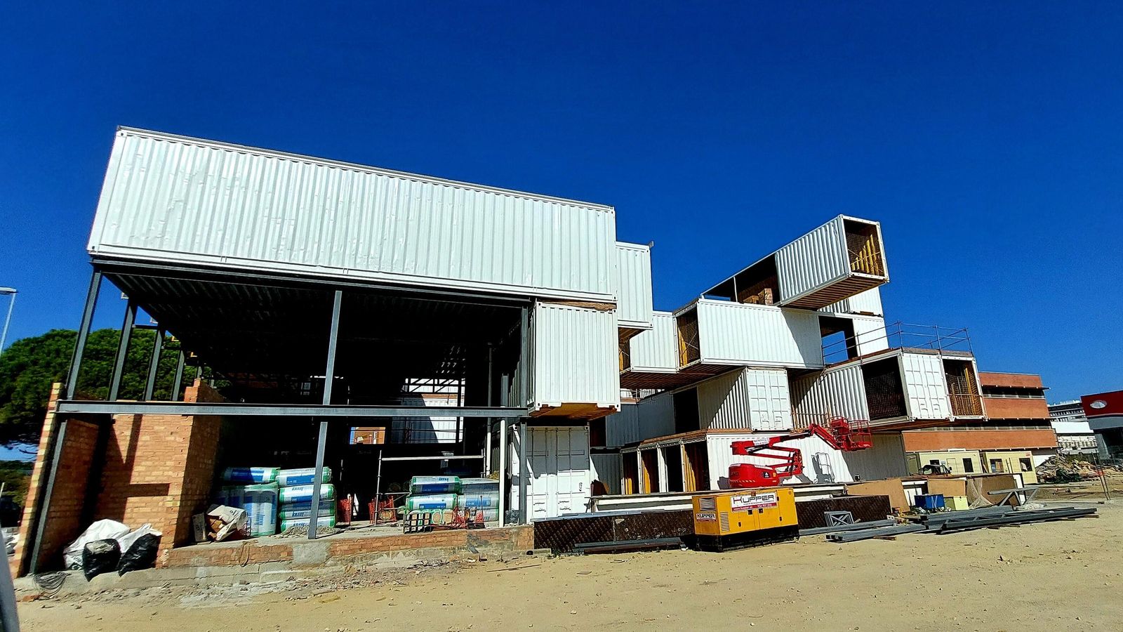 Hay que definir el modelo del polígono exterior de la Zona Franca.