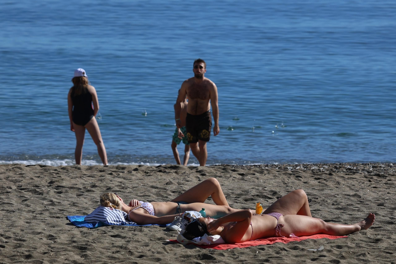 Enero y... día de playa en Málaga: la subida de las temperaturas deja estas imágenes Enero y... día de playa en Málaga: la subida de las temperaturas deja estas imágenes