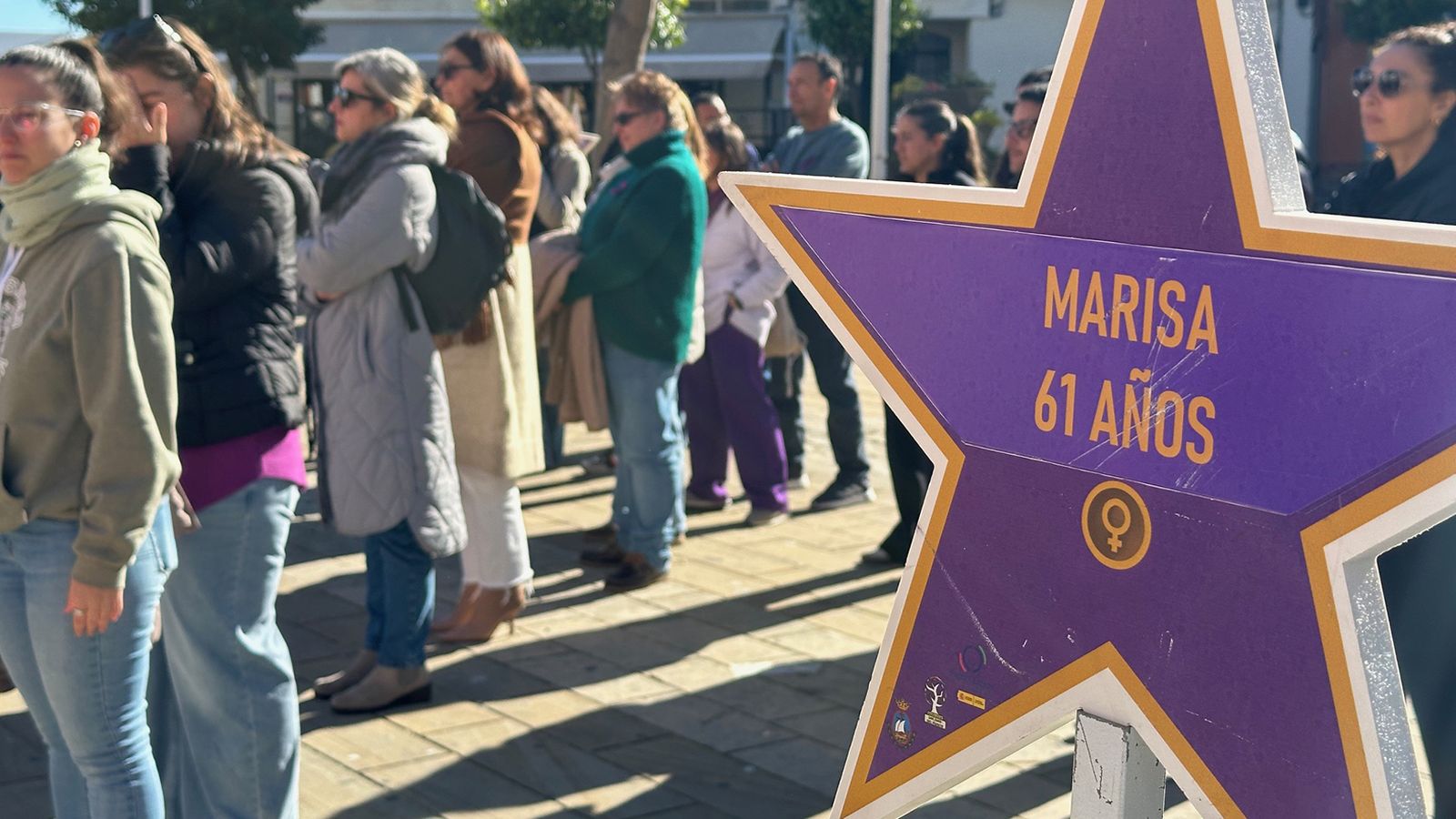Nombre de una de las víctimas de violencia de género en el acto del 25 de noviembre de San Juan del Puerto.
