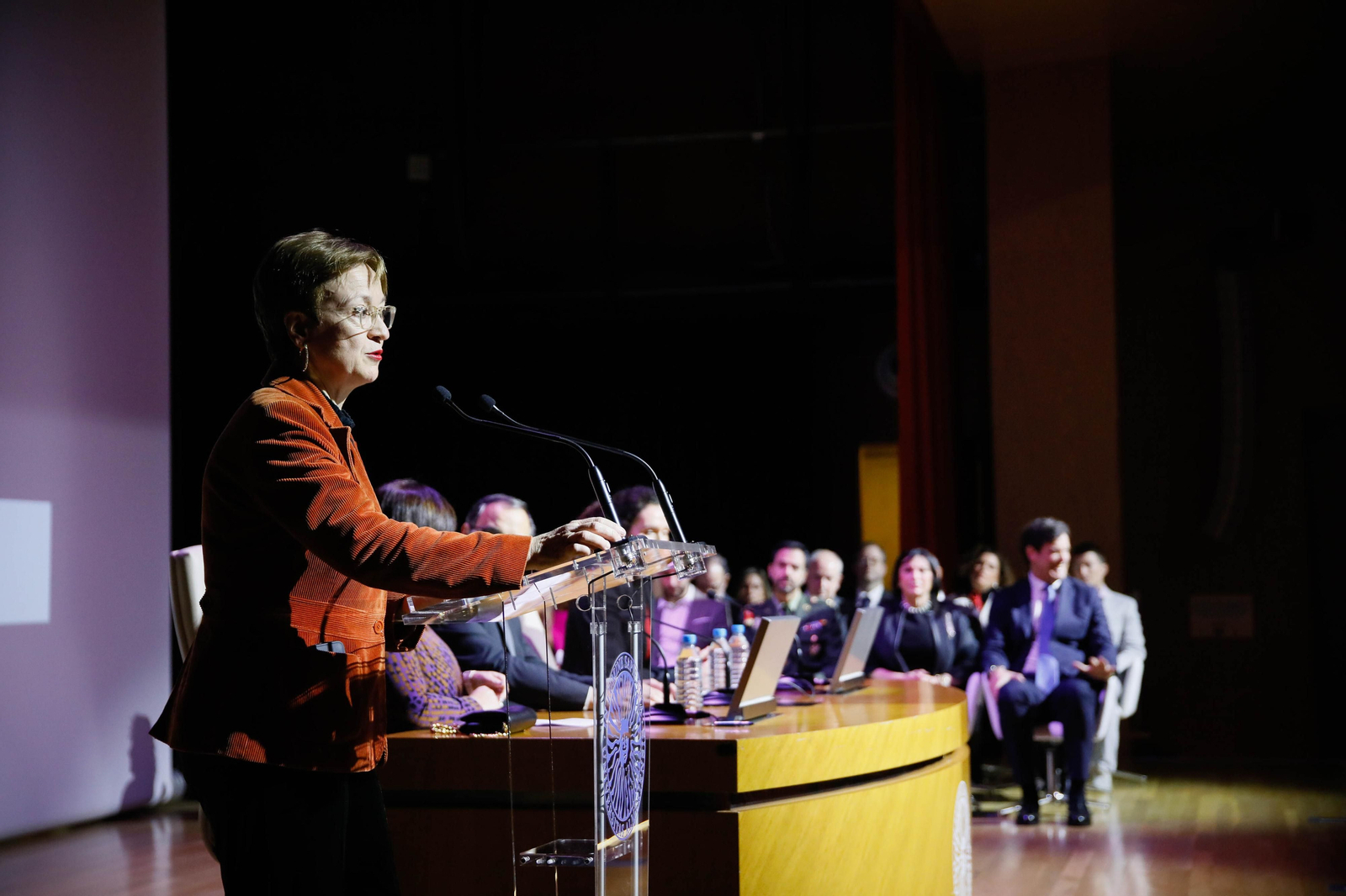 Imágenes del acto de reconocimiento a antiguos alumnos y amigos de honor en la UAL