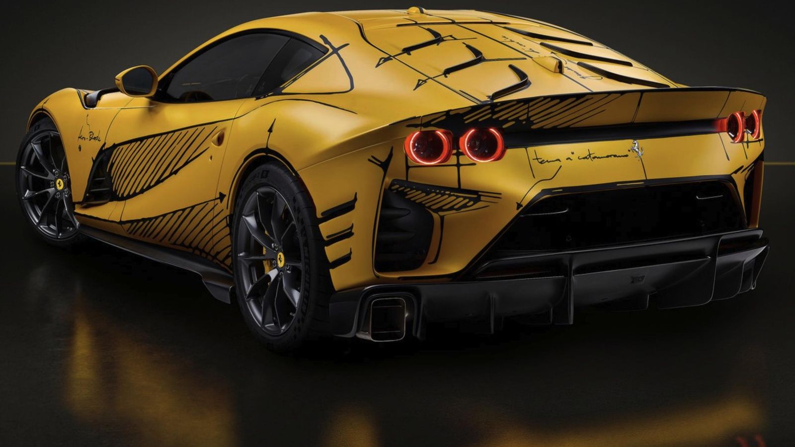 Cada trazo representa los elementos que podrían incorporarse a la carrocería del 812 Compezione.