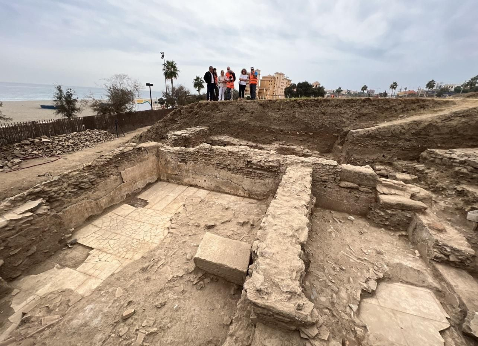 Las  excavaciones de una sala de uso público em la Ciudad Romana de Suel.