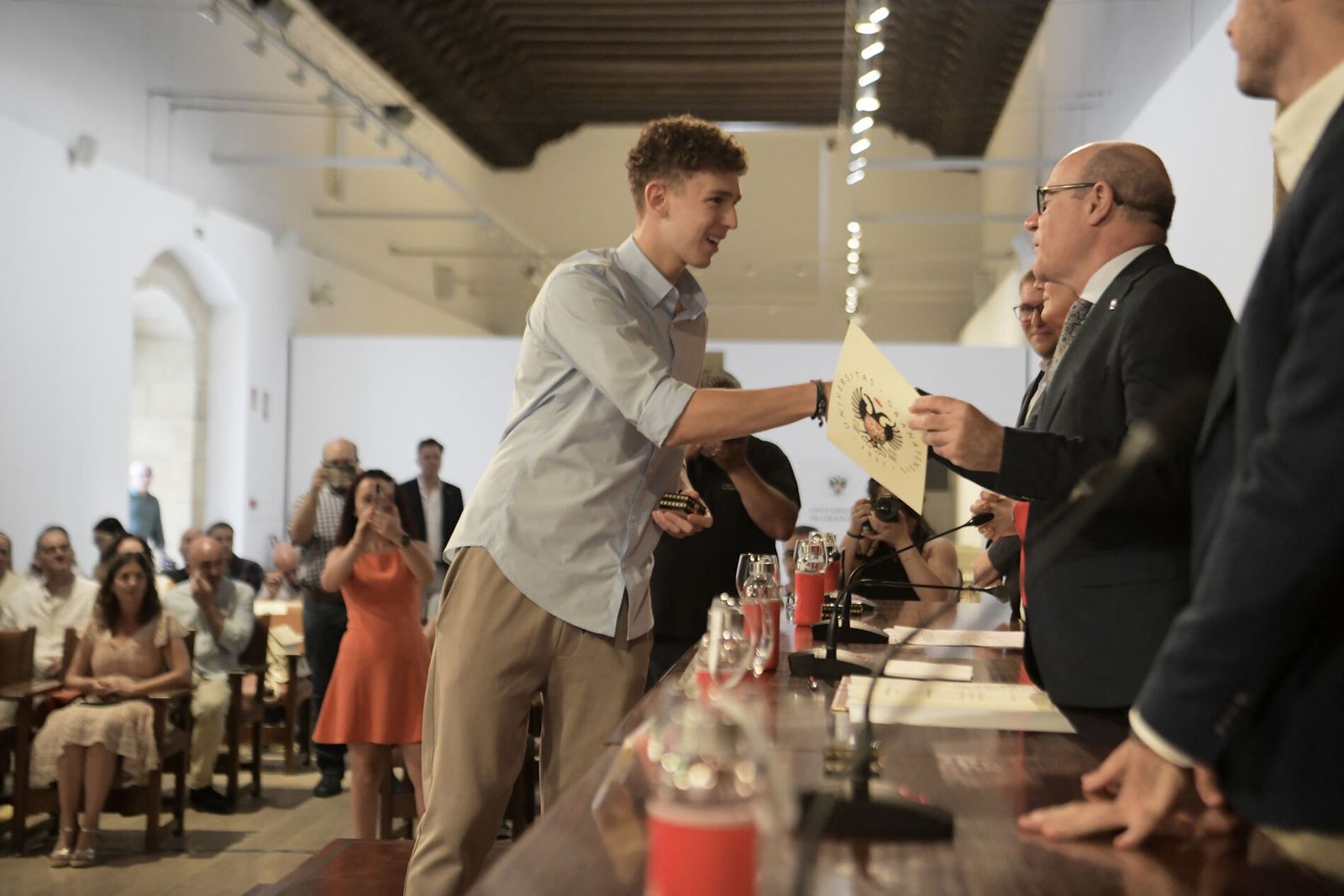 Acto de reconocimiento en Granada a los mejores estudiantes en la Selectividad 2024